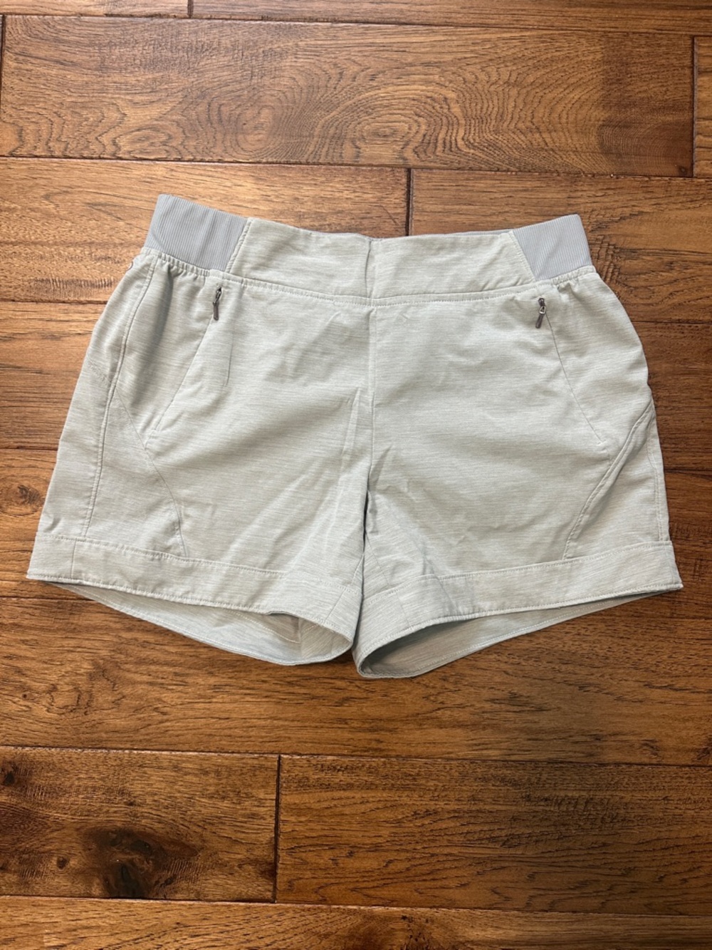 CALIA by Carrie Underwood Light Gray Athletic Shorts with Zip Pockets